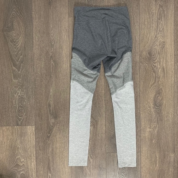 Outdoor Voices Springs 7/8 Leggings High rise Waist Colorblock Grey Size XS - Picture 14 of 14